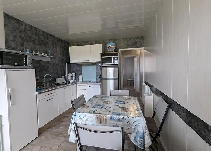 Apartamento T3 Avec Terrasse Et Wifi, Proche Port à - Fr-1-420-142 *