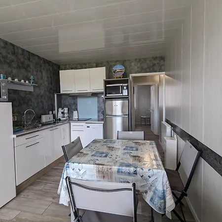 Daire T3 Avec Terrasse Et Wifi, Proche Port A - Fr-1-420-142 *