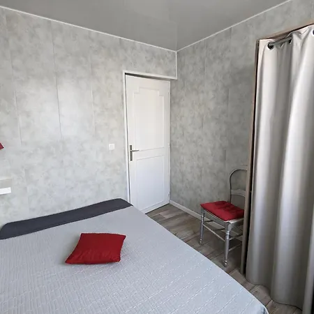 T3 Avec Terrasse Et Wifi, Proche Port A - Fr-1-420-142