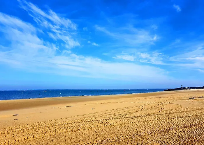 T3 Avec Terrasse Et Wifi, Proche Port A - Fr-1-420-142 شقة